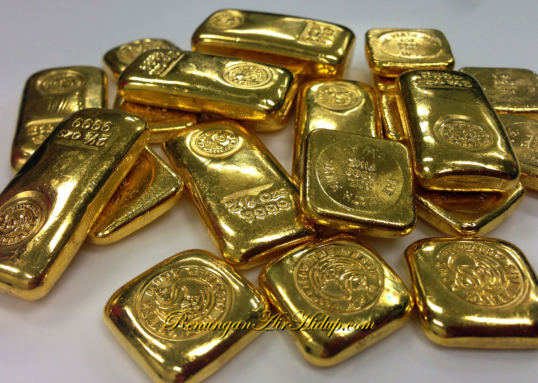 Demas-telah-mencintai-dunia-ini