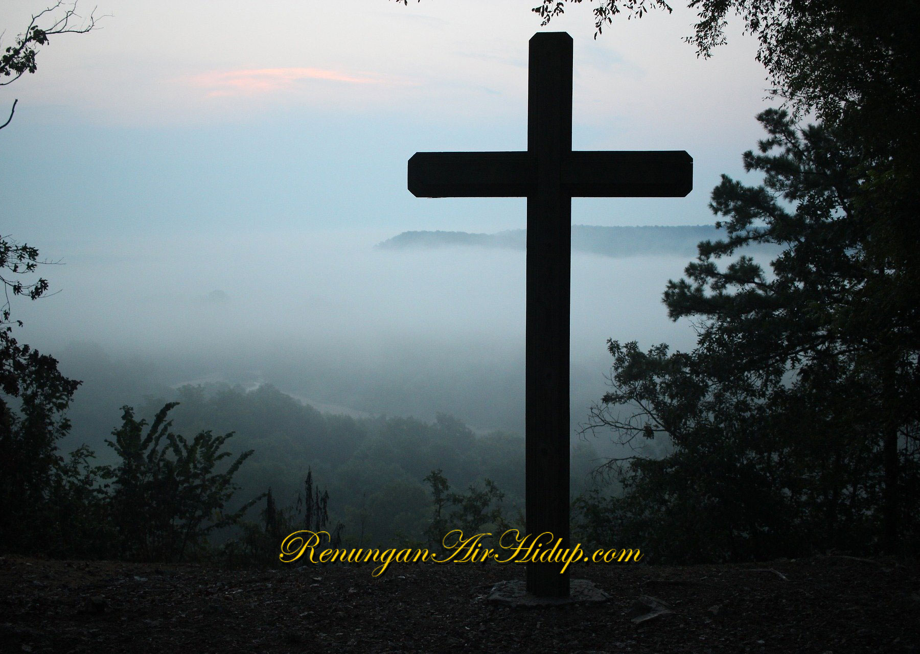 Kehormatan-kemuliaan-datang-dari-Allah