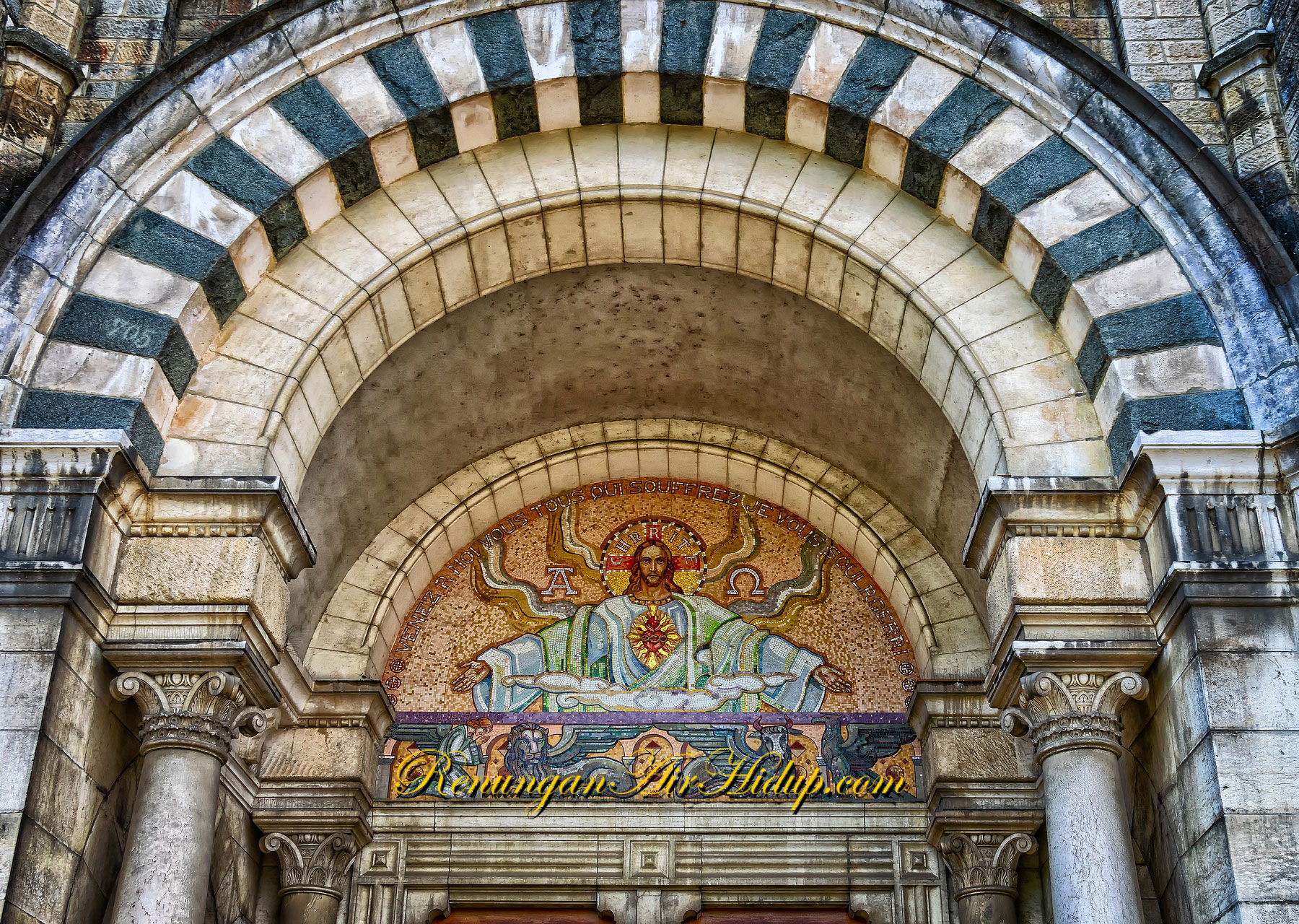 Kasih-Allah-Sungguh-Sempurna