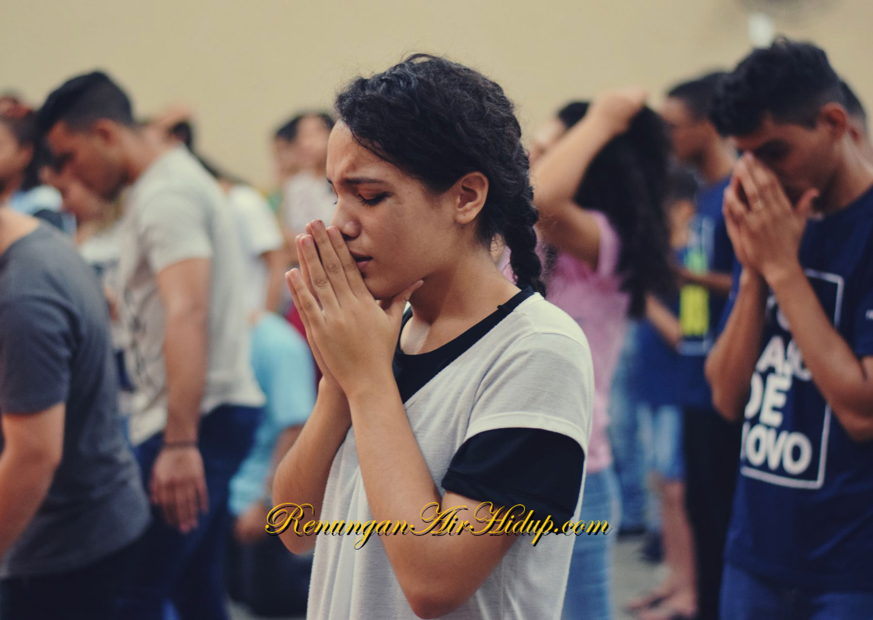 Sang_Penolong_Dalam_Kesesakan