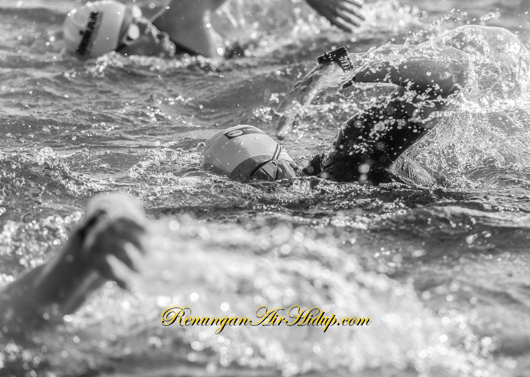 Hanya_di_Dalam_Dia_Kita_Kuat