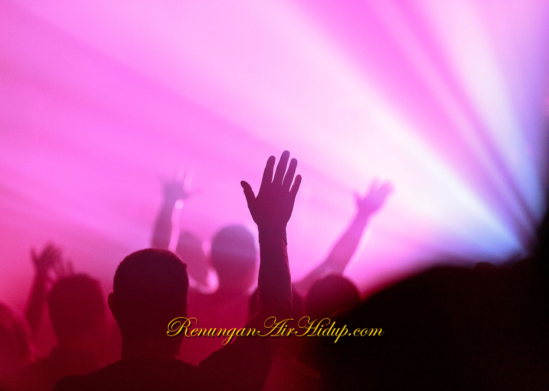 Memuji_dan_Memuliakan_Tuhan